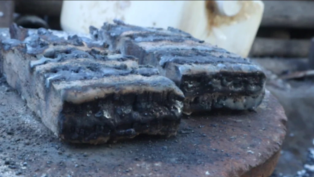 การเชื่อมเหล็กสังฆวานรเพื่อให้ง่ายต่อการตีดาบ