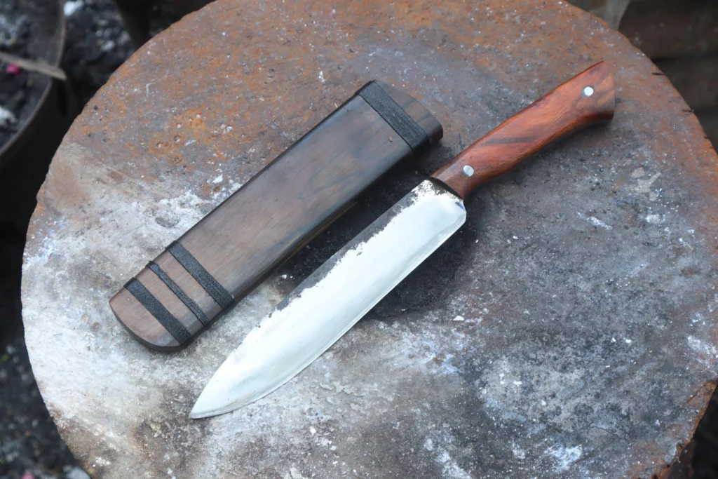 มีดเดินป่าตลับลูกปืน Sub Compact